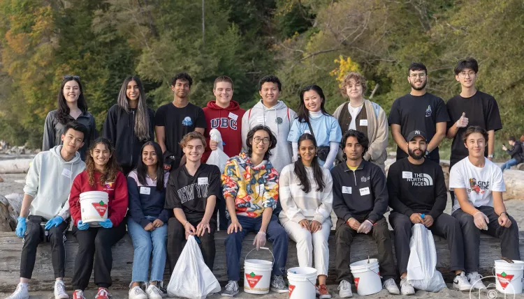 The volunteers from UBC Sauder at the Ocean Wise shoreline clean-up in collaboration with CUS Sustainability