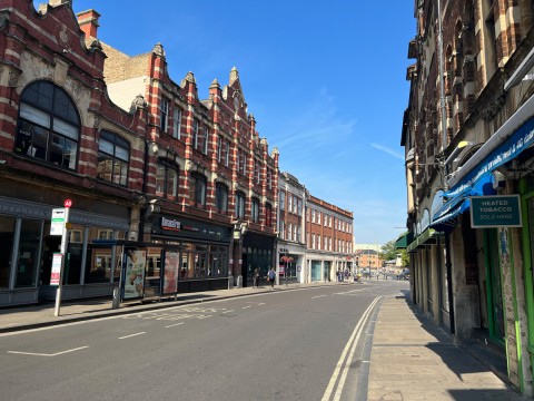 The quaint and quiet streets of the city of Oxford.